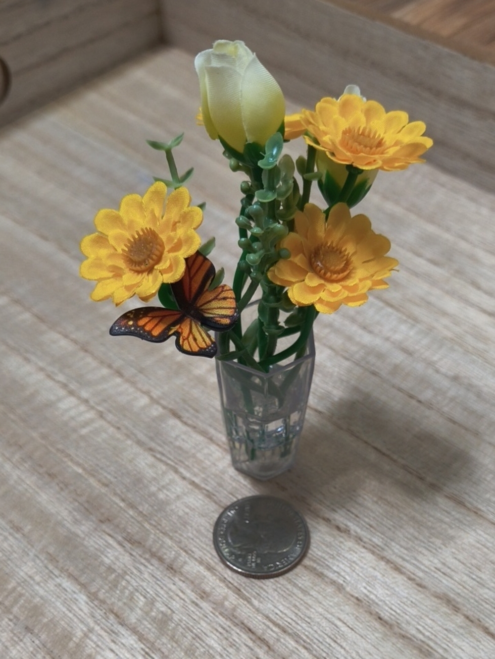 Zuru Mini Brands Create Yellow Daisies